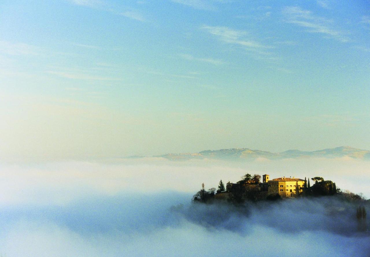 Palazzo Viviani Castello Di Montegridolfo Hotel Bagian luar foto