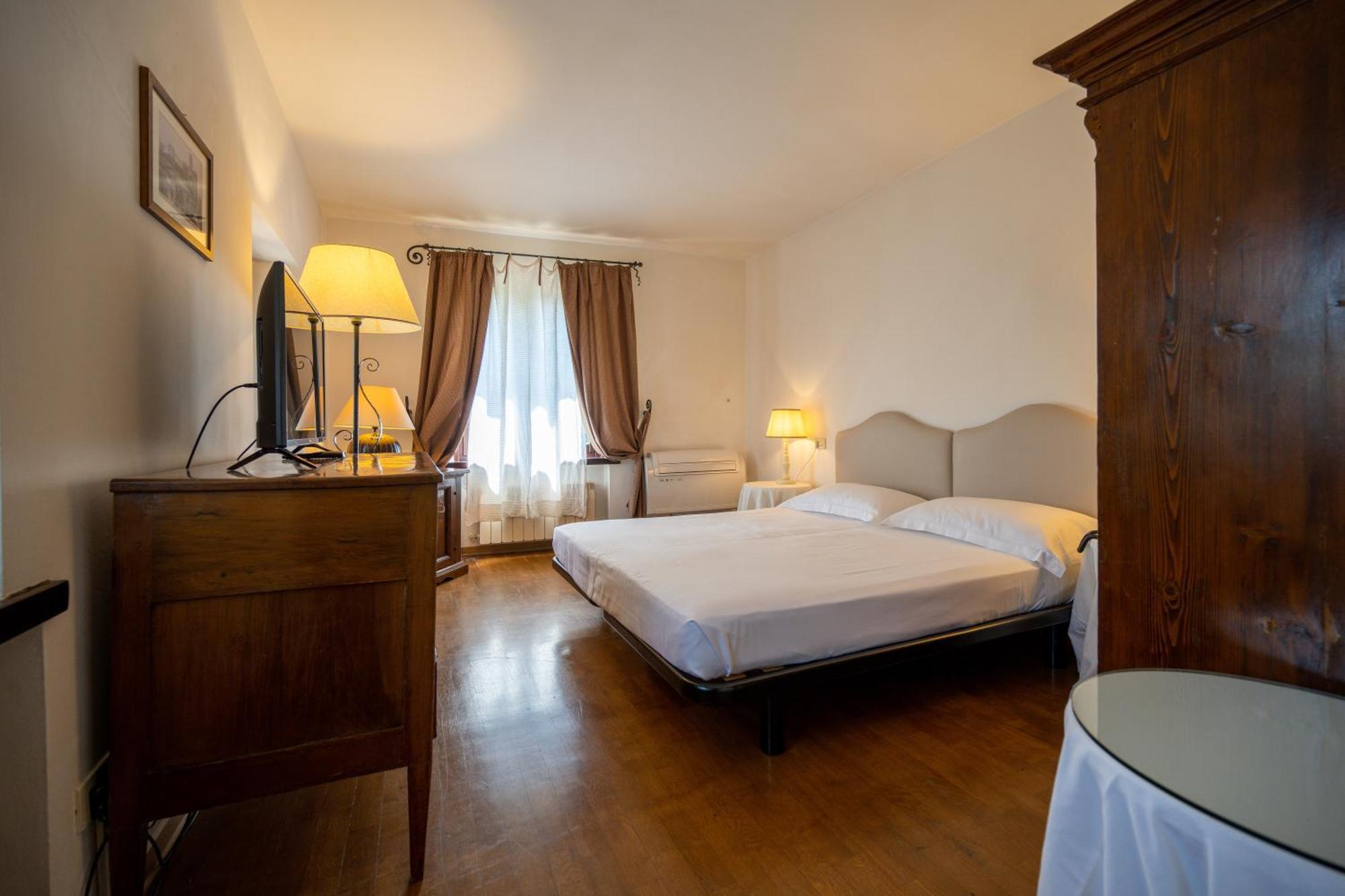 Palazzo Viviani Castello Di Montegridolfo Hotel Ruang foto