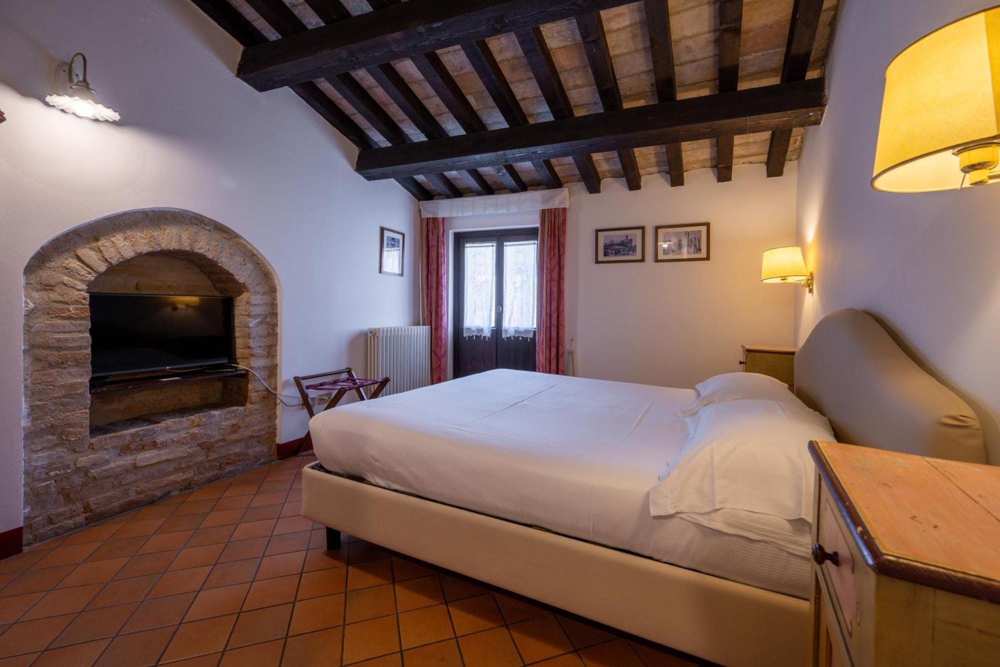 Palazzo Viviani Castello Di Montegridolfo Hotel Ruang foto